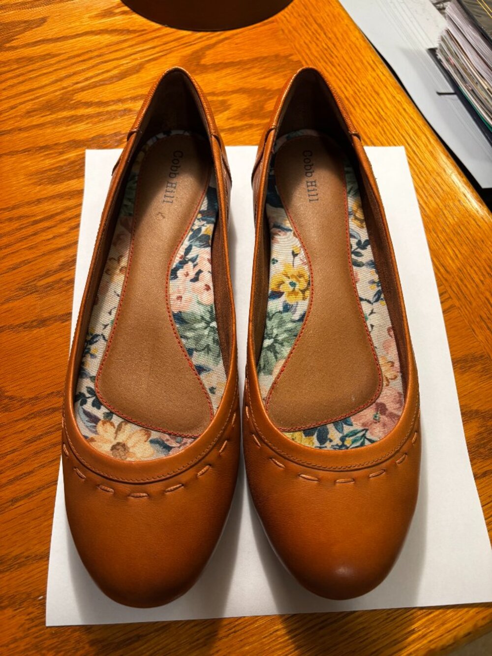Naturalizer ladies tan flats - size 8.5M - exc cond!